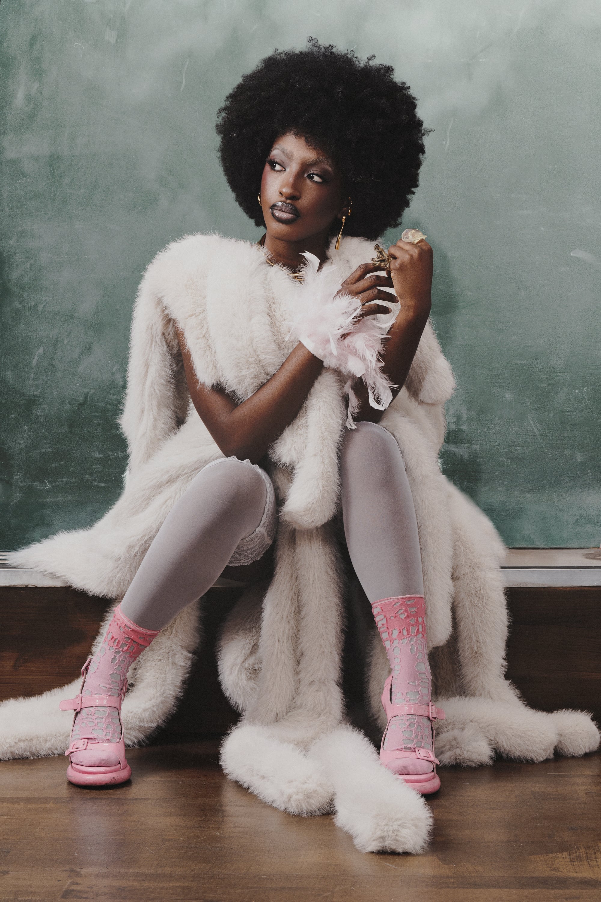 Ebony : "J’ai une envie de ne pas forcément correspondre à quelque chose de codifié" - Views