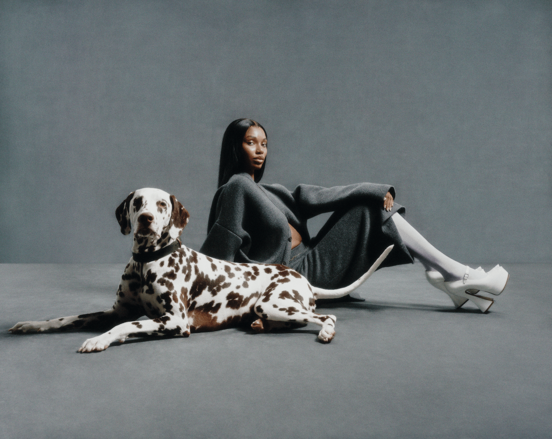 Ronisia : “Les quelques femmes noires qui arrivent dans la musique, on va les comparer” - Views